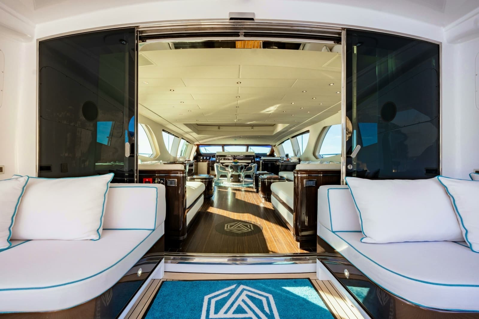 2007 Overmarine Mangusta 130