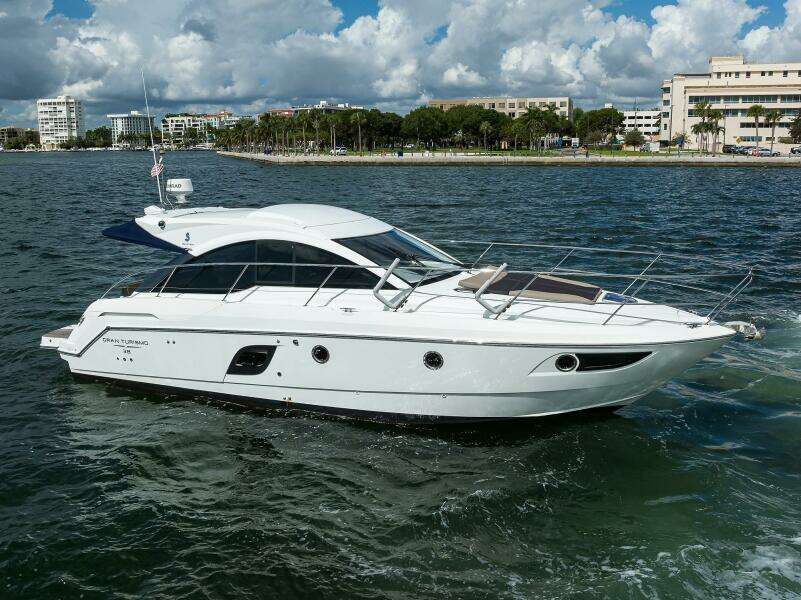 Beneteau 38 GT - Profile