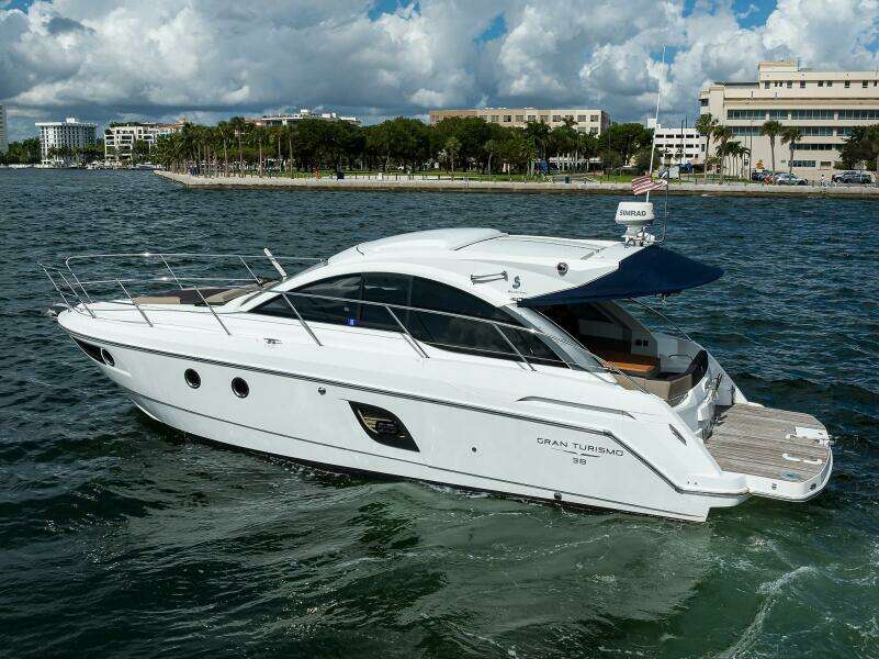 Beneteau 38 GT - Profile