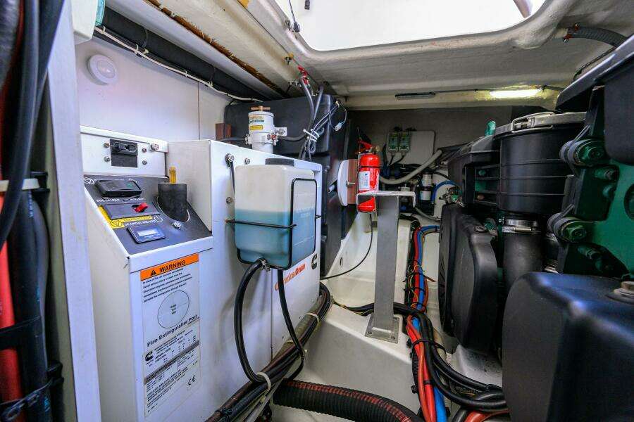 Beneteau 38 GT - Engine Room