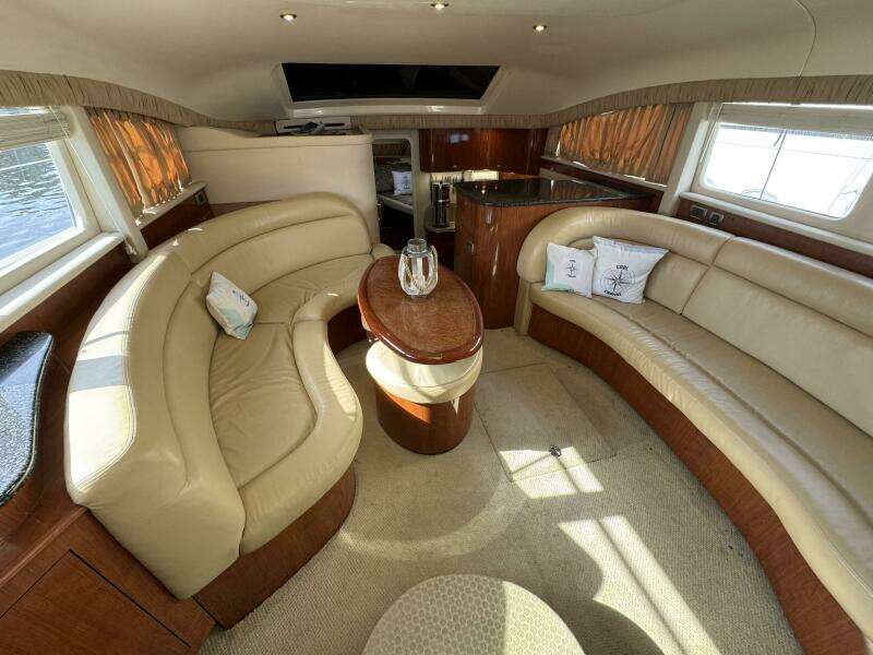 13 2004 Sea Ray 390 Salon