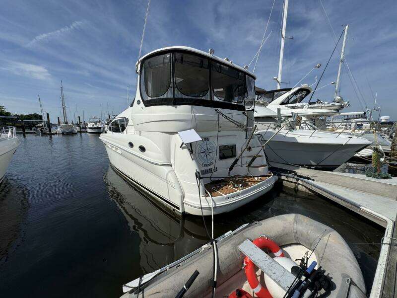 57 2004 Sea Ray 390 Stern