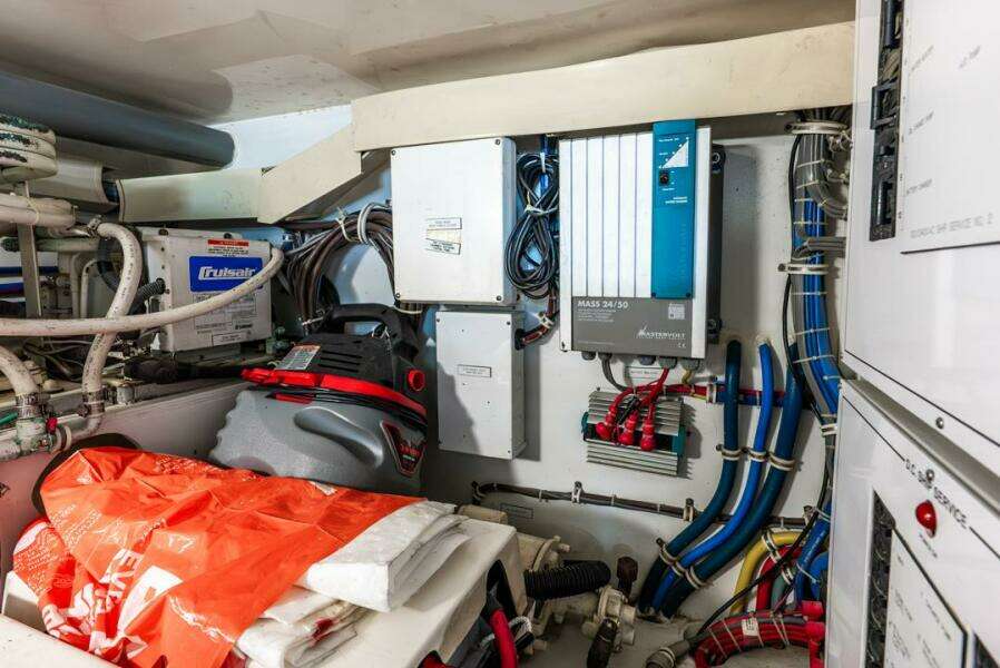 2005 Hatteras 50 Convertible