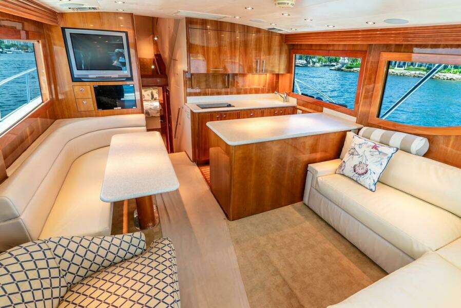 2005 Hatteras 50 Convertible