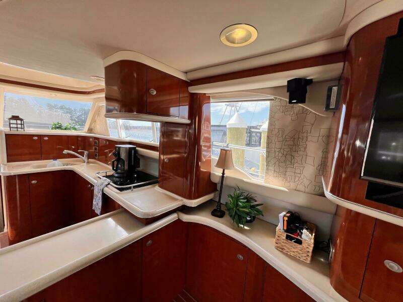 2004 Sea Ray 480 Sedan Bridge