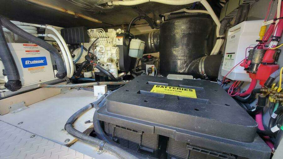 2004 Sea Ray 480 Sedan Bridge