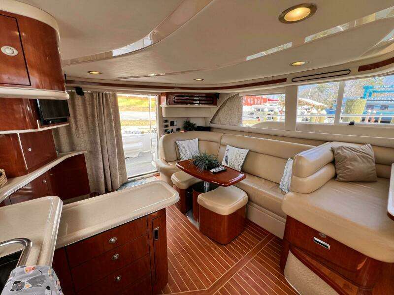 2004 Sea Ray 480 Sedan Bridge