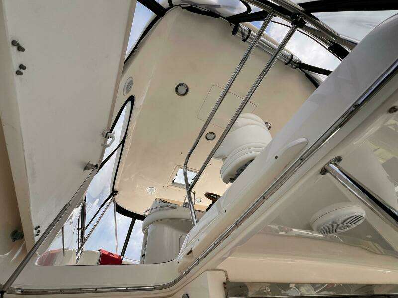 2004 Sea Ray 480 Sedan Bridge
