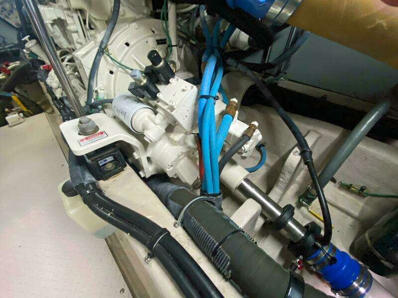 2004 Sea Ray 480 Sedan Bridge