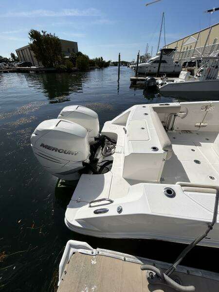 2017 33 Boston Whaler 330 Outrage Engines