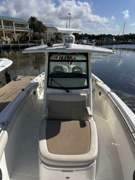 2017 33 Boston Whaler 330 Outrage Bow