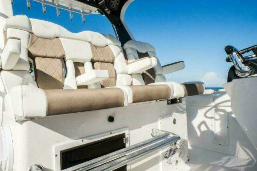 2025 Edgewater 370CC