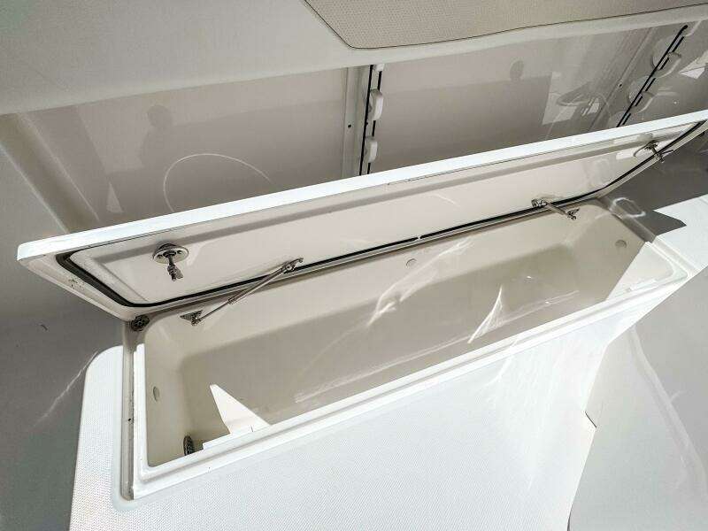 2025 Edgewater 262CC