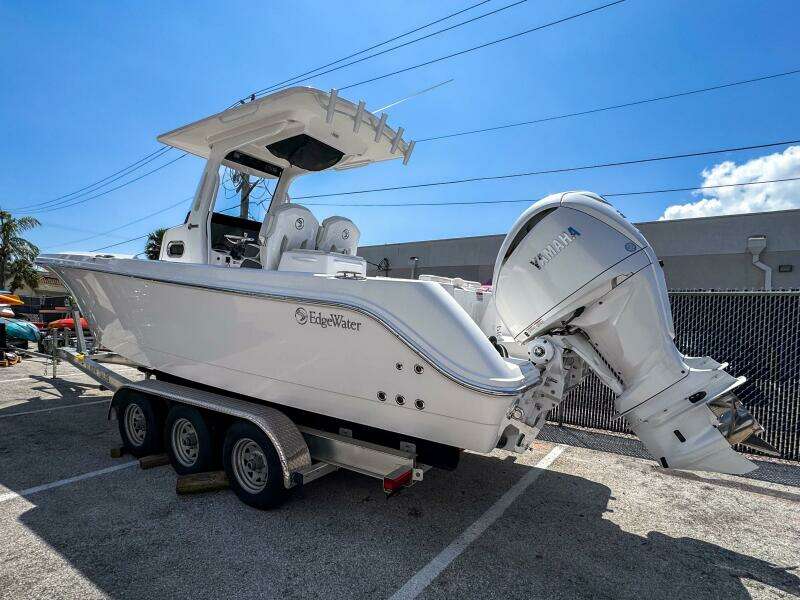 2025 Edgewater 262CC