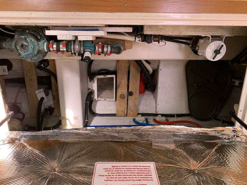 2007 Catalina Morgan 440 Deck Salon