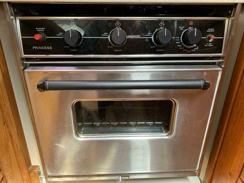 2007 Catalina Morgan 440 Deck Salon