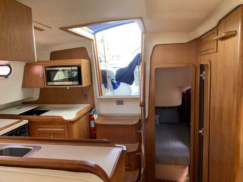 2007 Catalina Morgan 440 Deck Salon