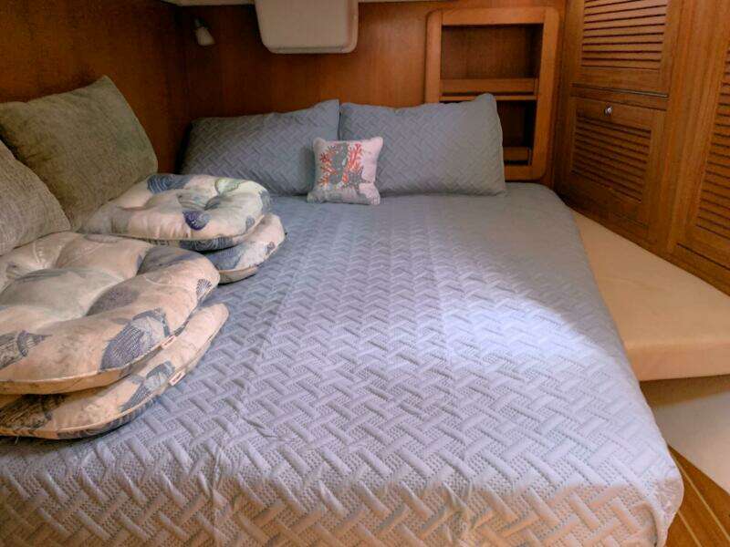 2007 Catalina Morgan 440 Deck Salon