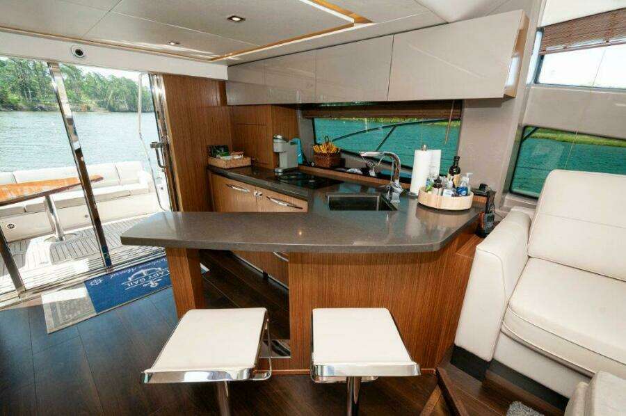 2018 Sea Ray L550 Flybridge-Galley 2