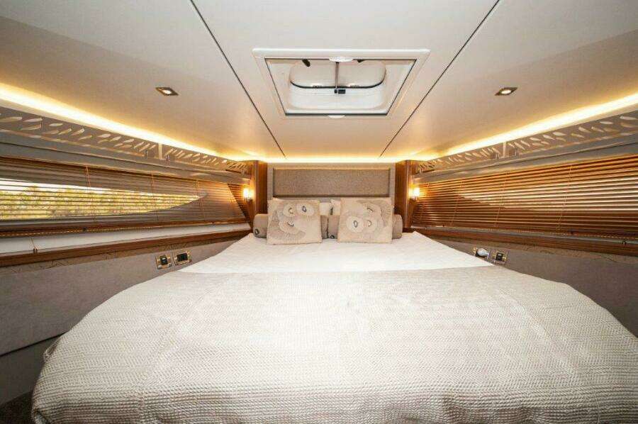 2018 Sea Ray L550 Flybridge- VIP SR