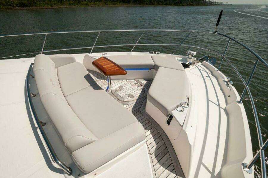 2018 Sea Ray L550 Flybridge-Bow