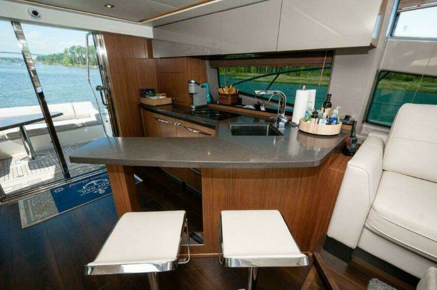 2018 Sea Ray L550 Flybridge-Galley