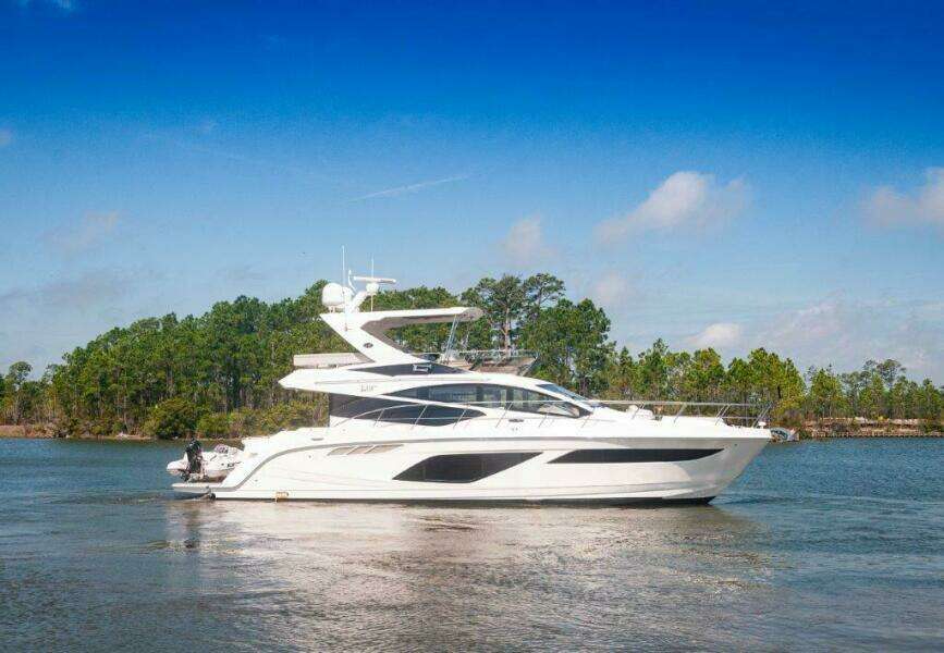 2018 Sea Ray L550 Flybridge- Stbd Profile 