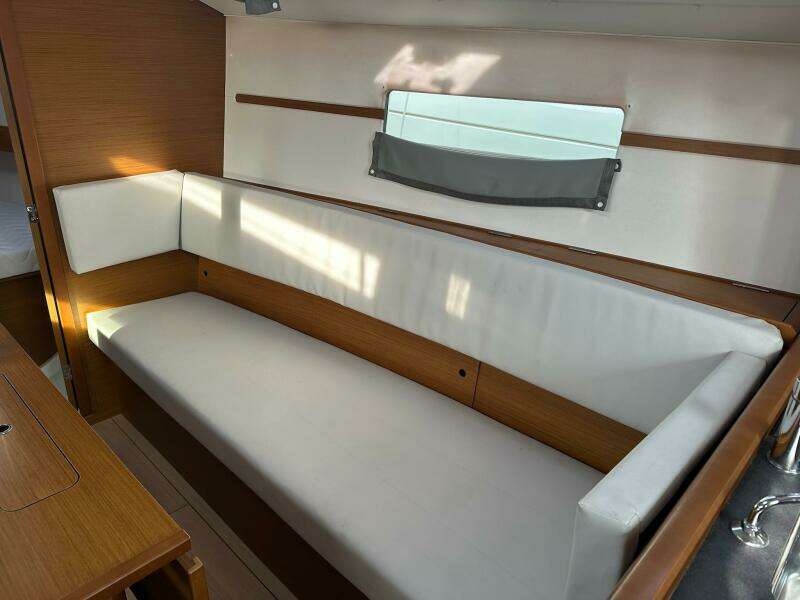 2020 Jeanneau Sun Odyssey 349