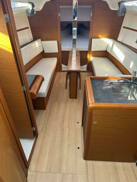 2020 Jeanneau Sun Odyssey 349