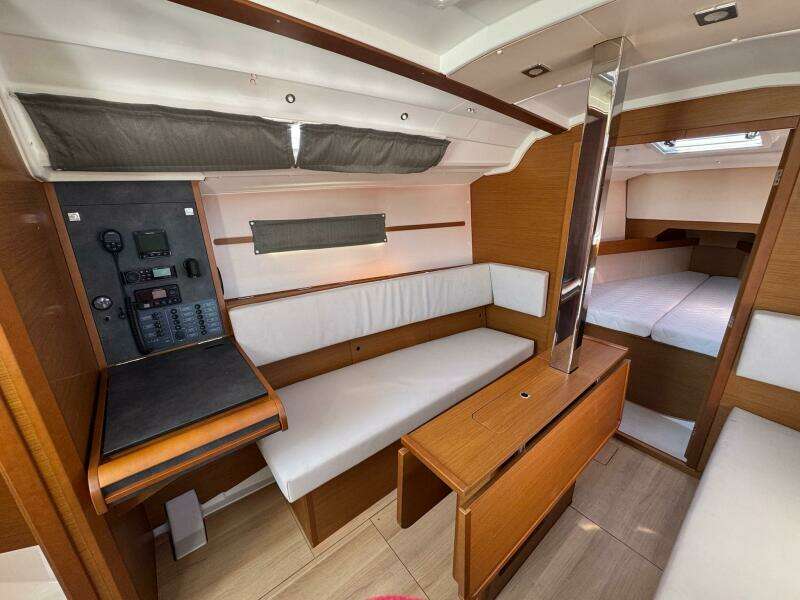 2020 Jeanneau Sun Odyssey 349