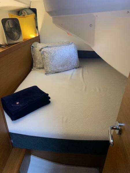 2019 Jeanneau Sun Odyssey 349