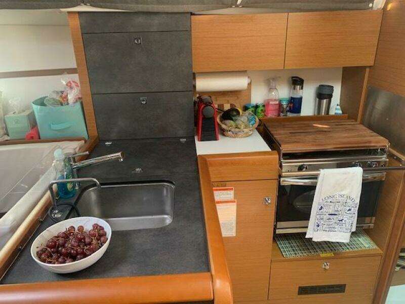 2019 Jeanneau Sun Odyssey 349