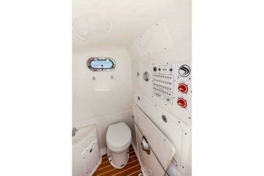 2025 Edgewater 325CC