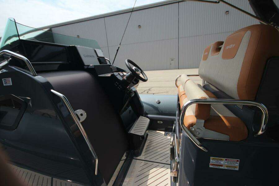 2024 Zodiac Medline 9 NEO