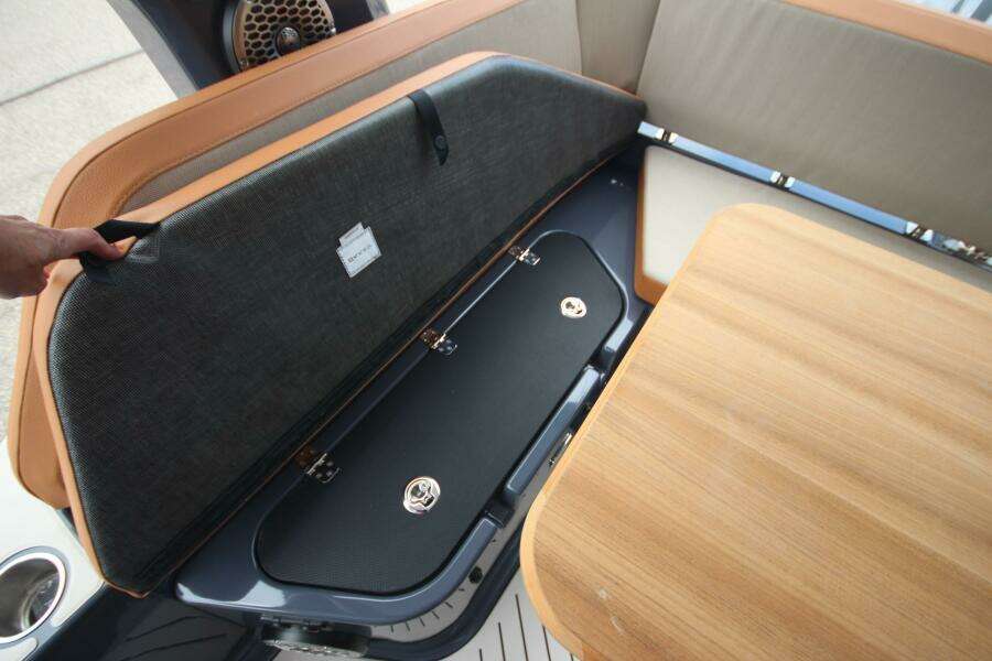 2024 Zodiac Medline 9 NEO