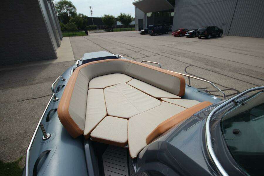 2024 Zodiac Medline 9 NEO