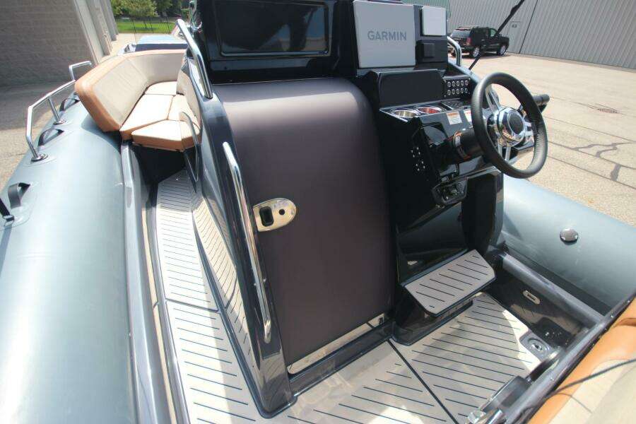 2024 Zodiac Medline 9 NEO