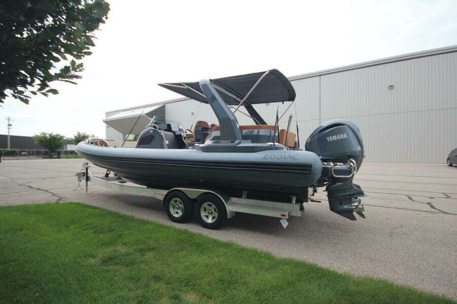 2024 Zodiac Medline 9 NEO