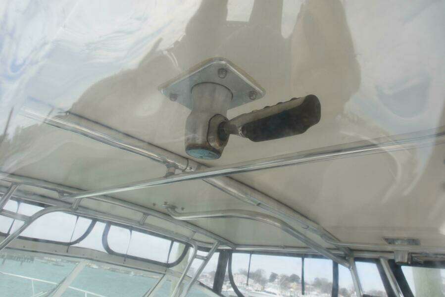 2005 Pursuit 3070 Offshore Express