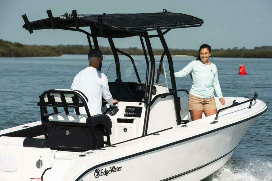 2025 Edgewater 208CC