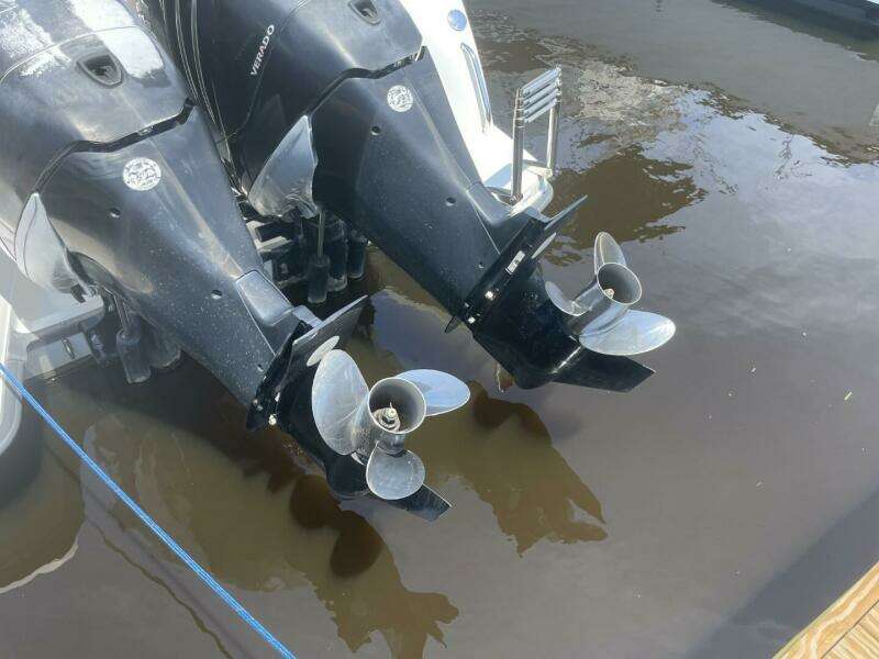 2016 Boston Whaler 270 Vantage