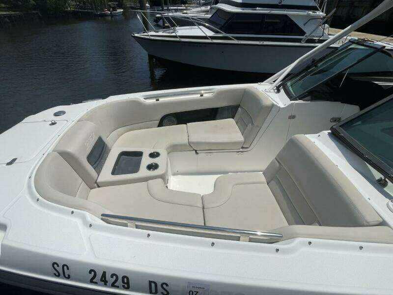 2016 Boston Whaler 270 Vantage
