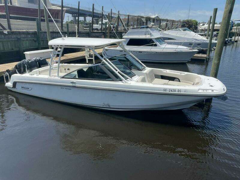 2016 Boston Whaler 270 Vantage