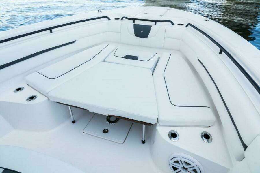 2025 Wellcraft 352 Fisherman