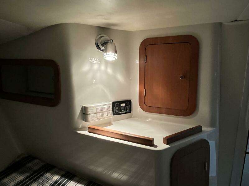 2005 Chris-Craft Corsair 28