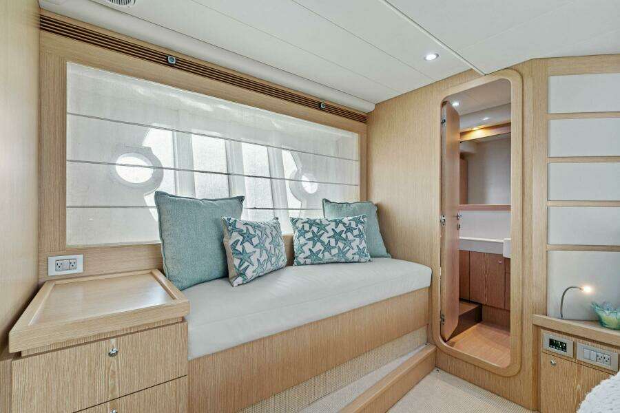 2013 Ferretti Yachts 620