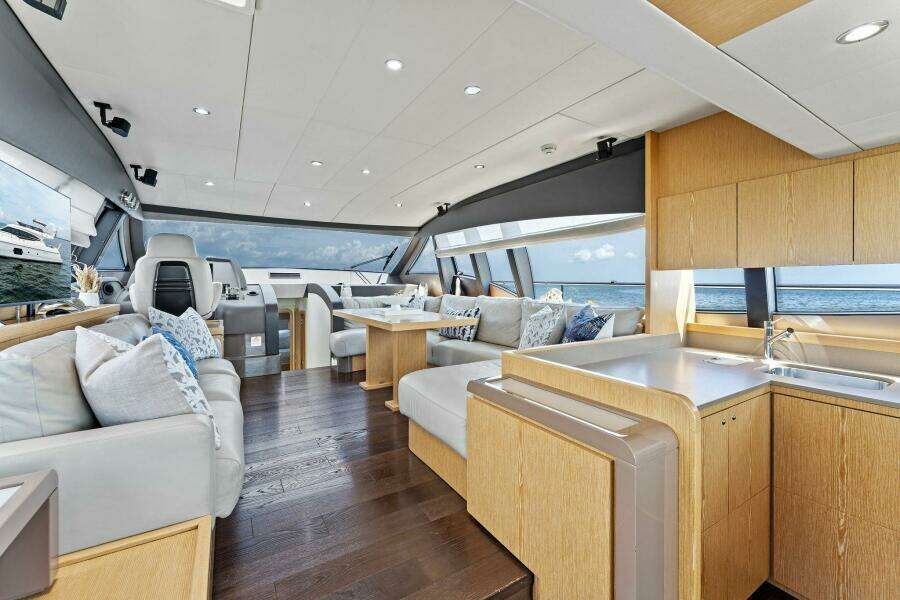 2013 Ferretti Yachts 620