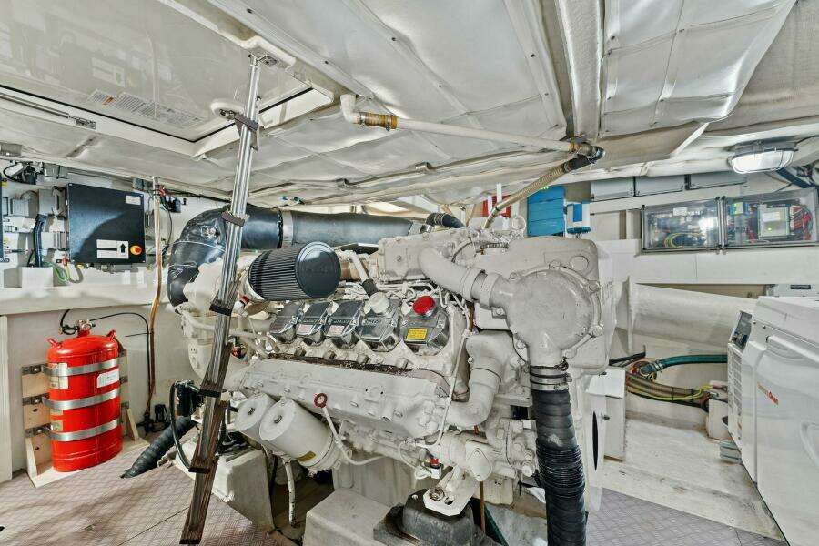 2013 Ferretti Yachts 620