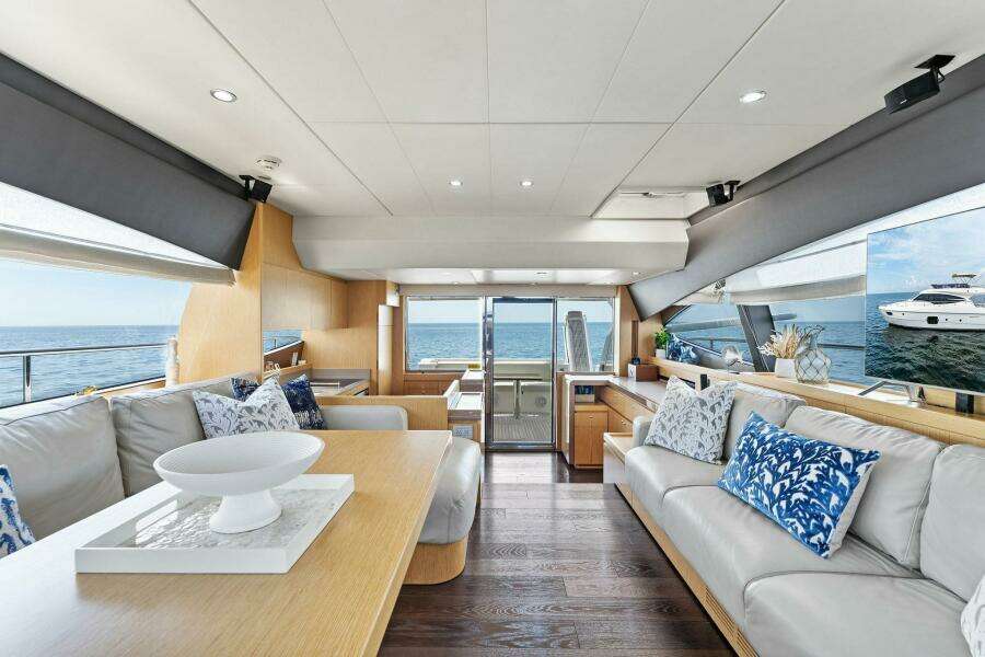2013 Ferretti Yachts 620