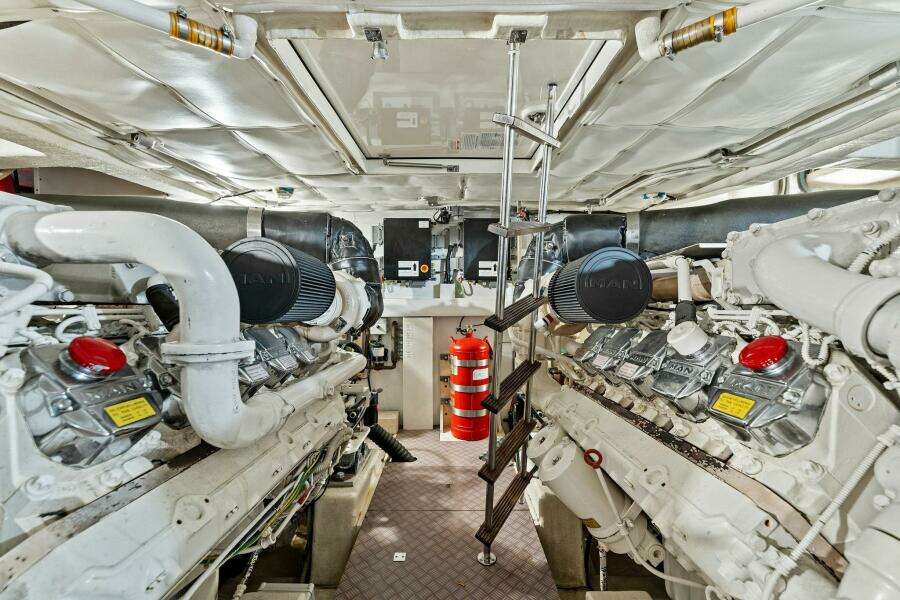 2013 Ferretti Yachts 620